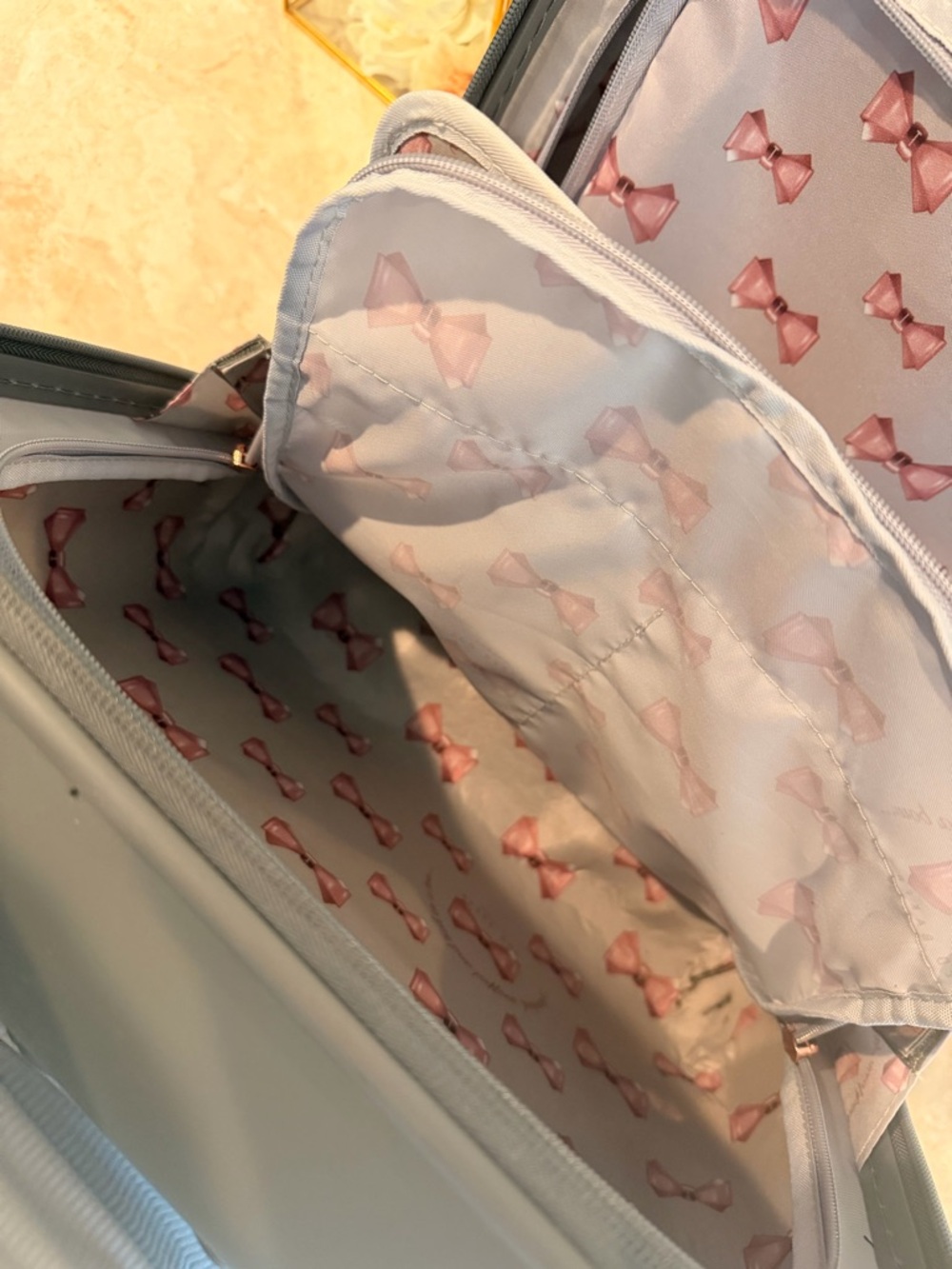 Ted Baker Gray Bow-Embossed Hard Shell Travel Vanity Case with Rose Gold Accent - Picture 7 of 12